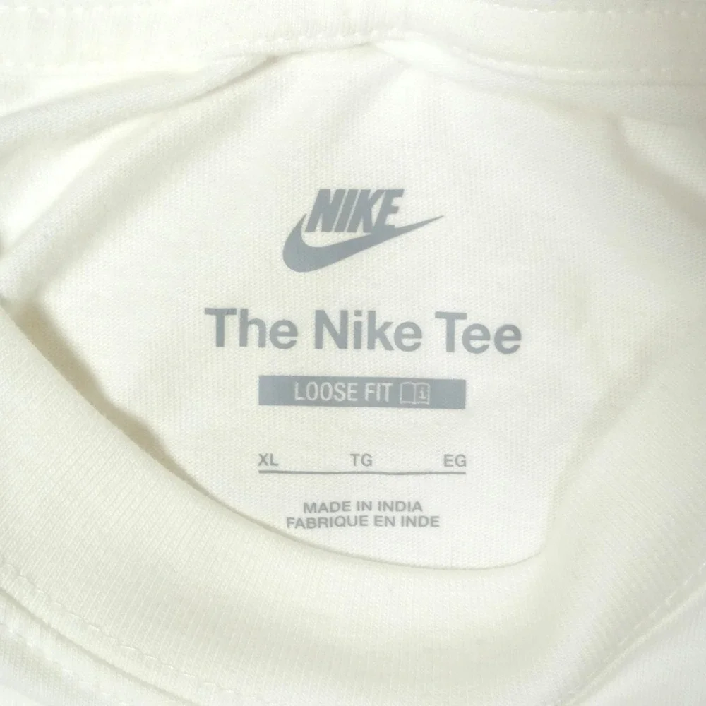 Nike Mens Loose Fit Dunk Low Sneaker Patch T-Shirt White FV3751-100 XL‎ NWT